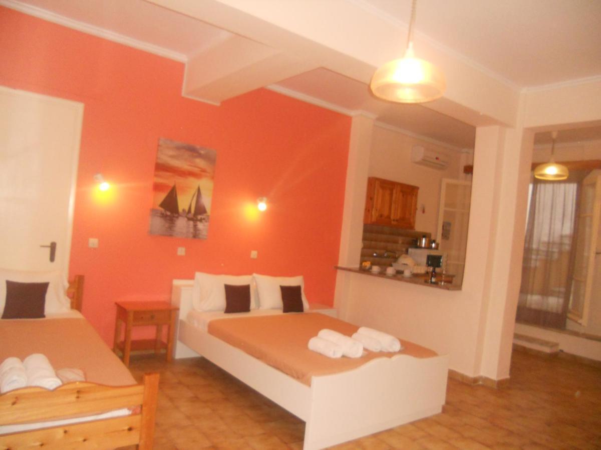 Elli Marina Studios And Apartments Benitses (Corfu) Exterior foto
