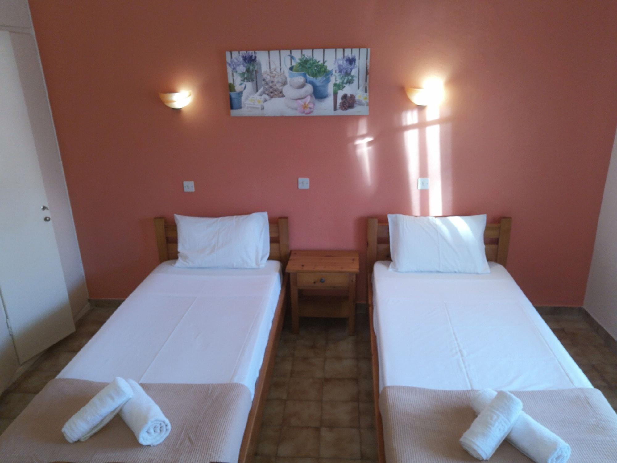 Elli Marina Studios And Apartments Benitses (Corfu) Exterior foto