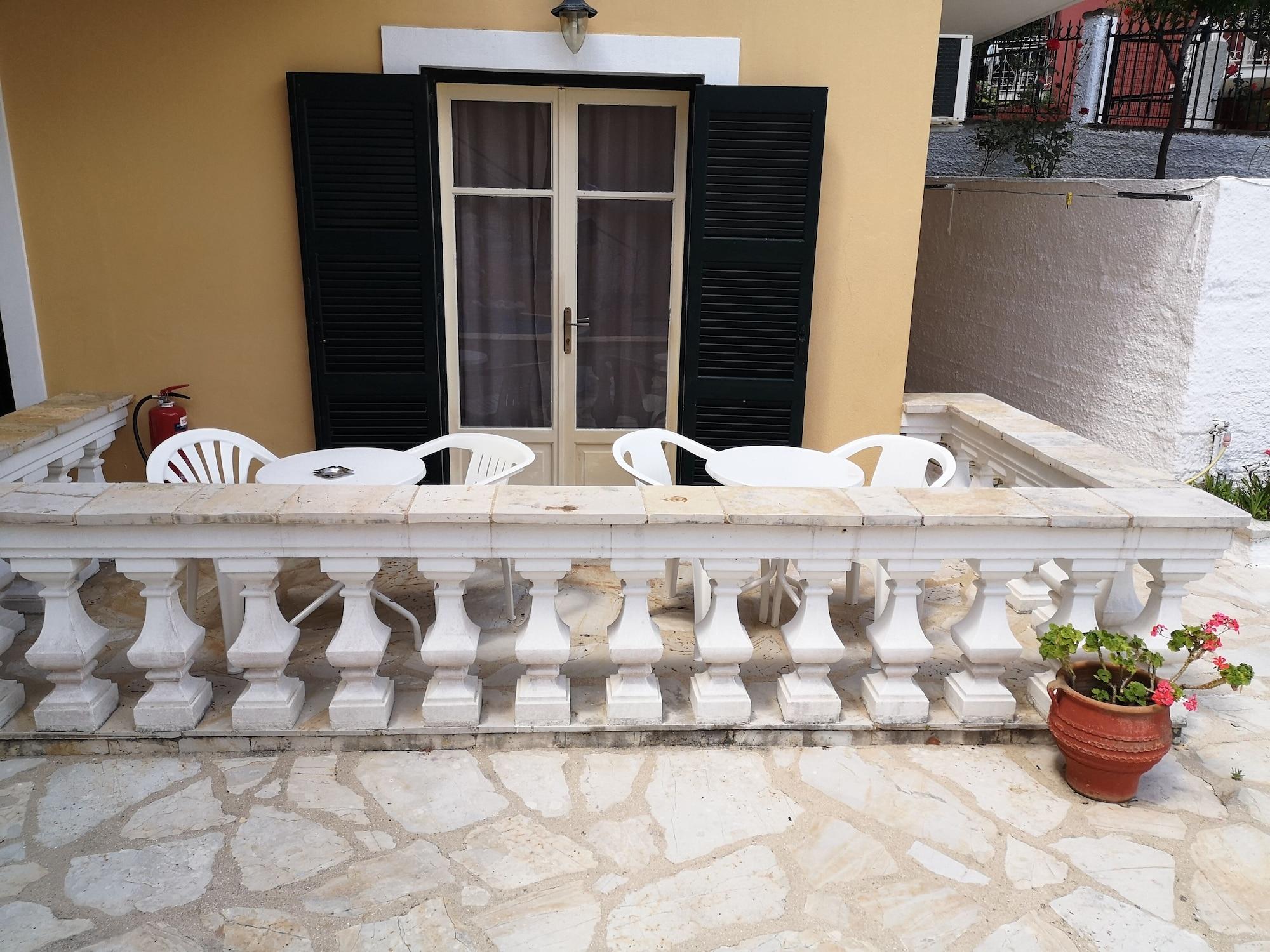 Elli Marina Studios And Apartments Benitses (Corfu) Exterior foto
