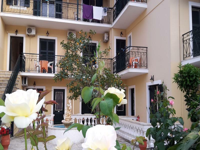 Elli Marina Studios And Apartments Benitses (Corfu) Exterior foto